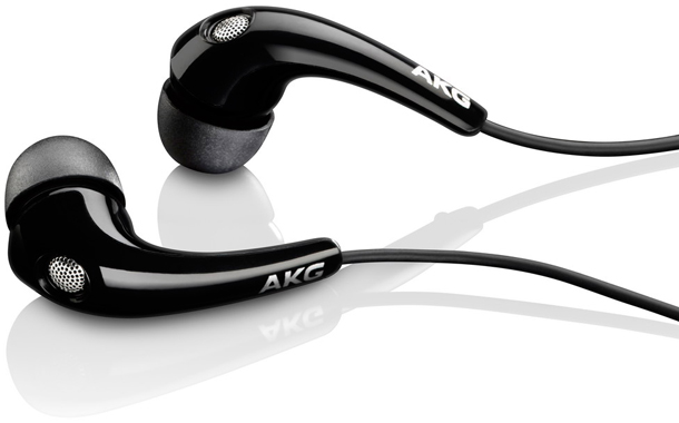 AKG K321