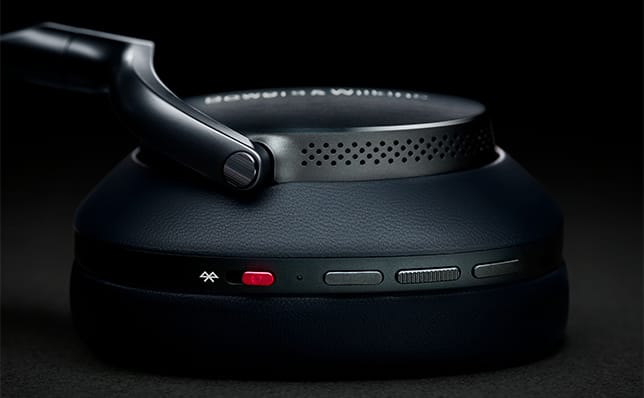 Bowers & Wilkins Px8 007 Edition
