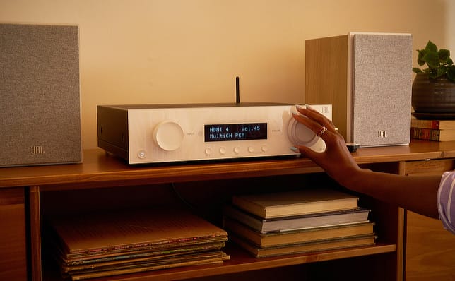 JBL Modern Audio (MA) i JBL Stage 2