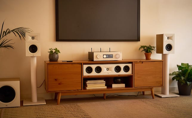 JBL Modern Audio (MA) i JBL Stage 2