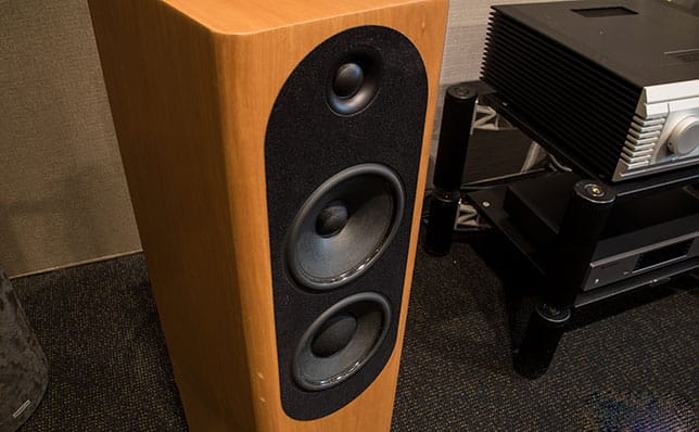 NAD C375 BEE z Jean Marie Reynauld Lunna