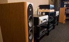 NAD C375 BEE z Jean Marie Reynauld Lunna w Q21