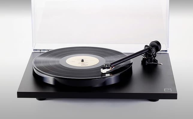 gramofon Rega Planar 1 (2021)