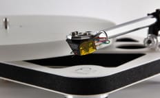 Rega Planar 6, 8 i 10 w bieli