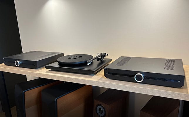 Roksan Attessa w salonie Q21