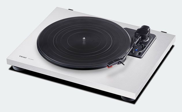 TEAC TN-180BT