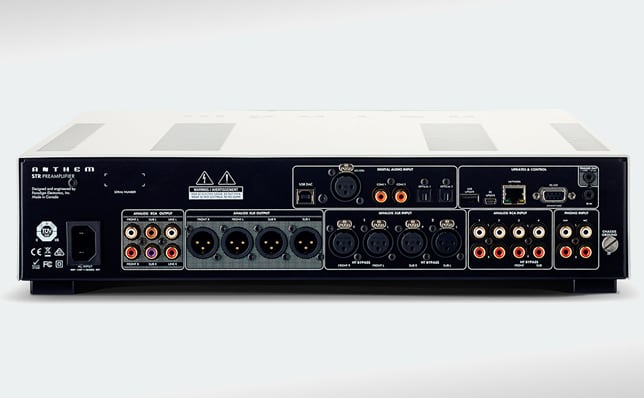 Anthem STR Preamplifier i Power Amplifier