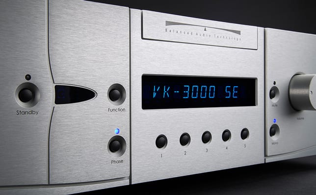 panel srebrny Balanced Audio Technology VK-3000SE