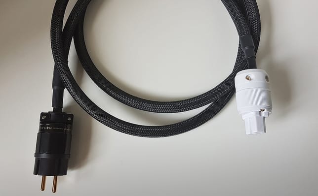 Chord Company SignatureX Power