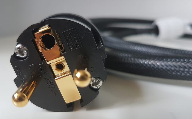 Chord Company SignatureX Power