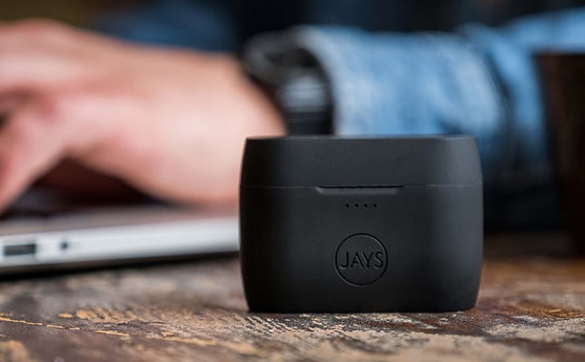 JAYS m-Five True Wireless na biurku
