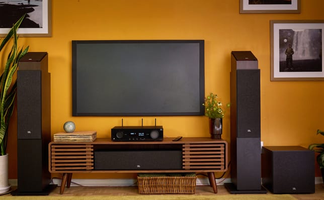 JBL MA710