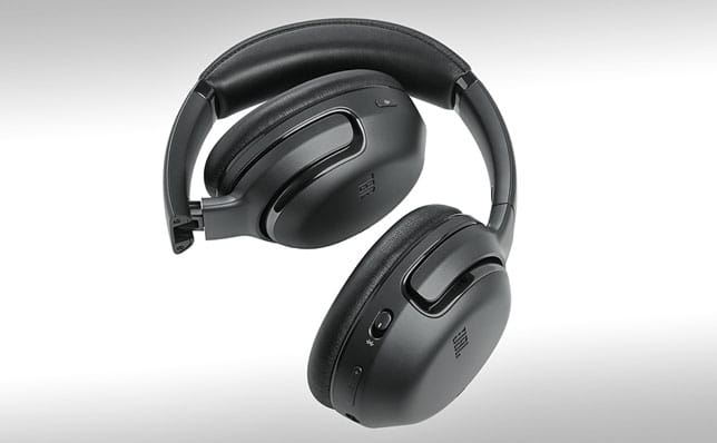 JBL Tour One