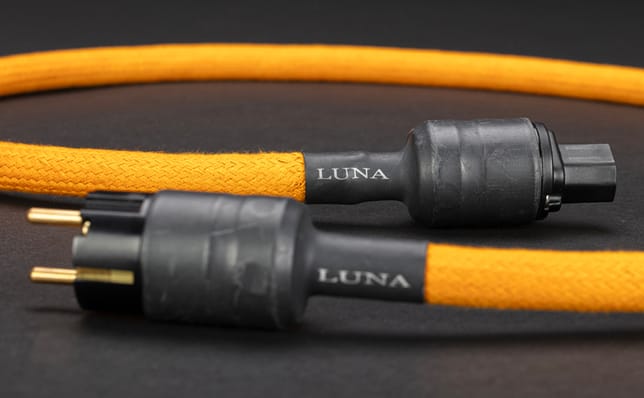 Luna Cables Orange AC Power